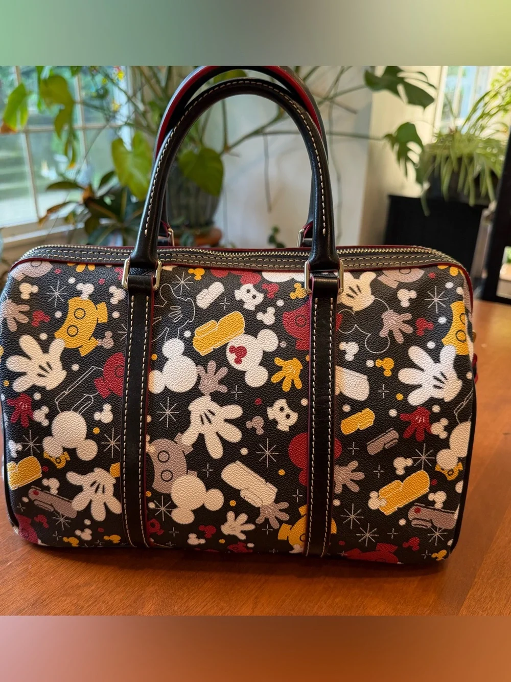 Dooney & Bourke 